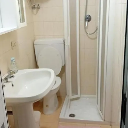 شقة Monolocale Zona Piazza Bovani فاراتسي